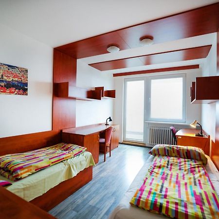 Hostel Jarov III. F Praag Buitenkant foto