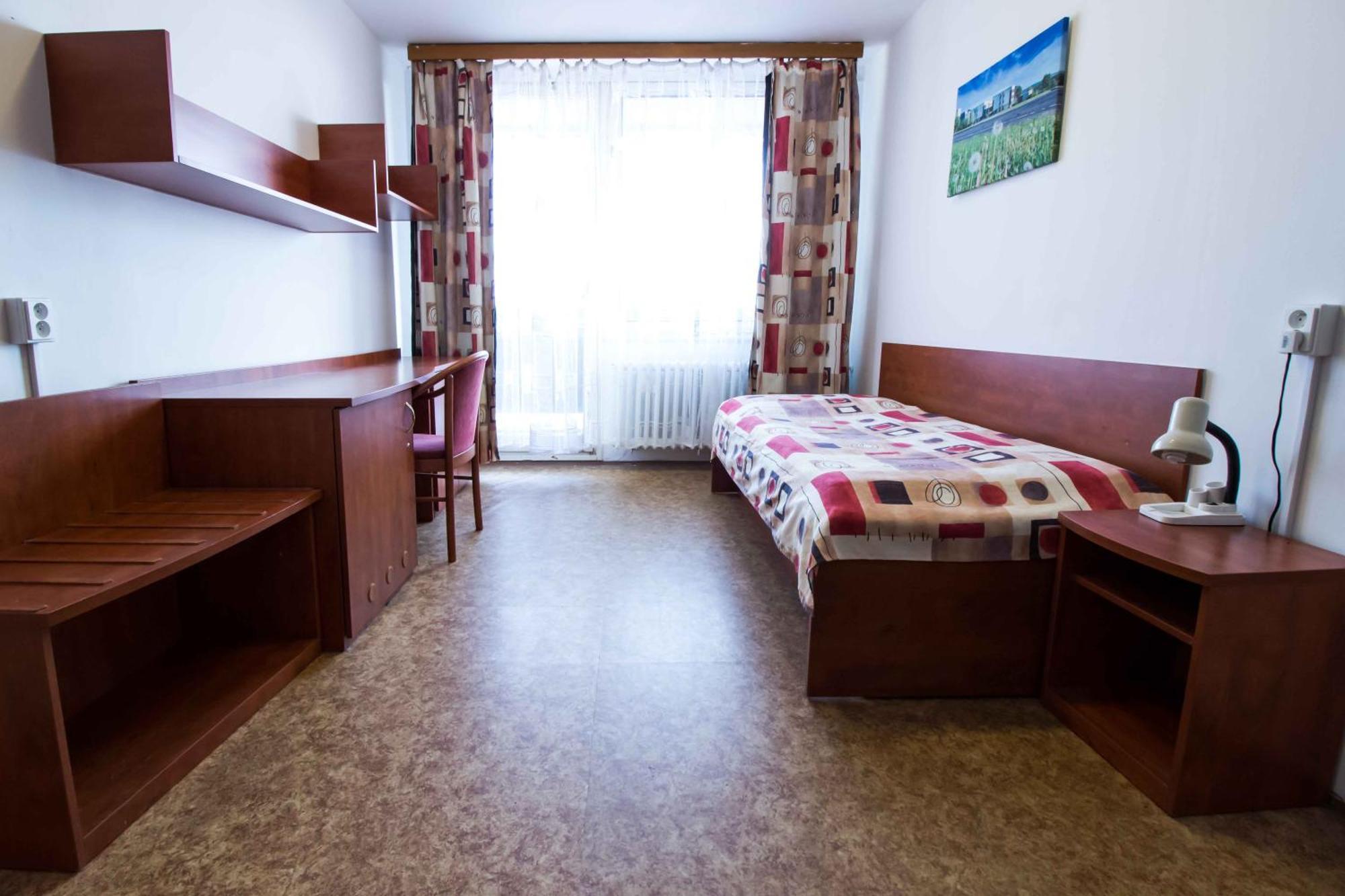 Hostel Jarov III. F Praag Buitenkant foto