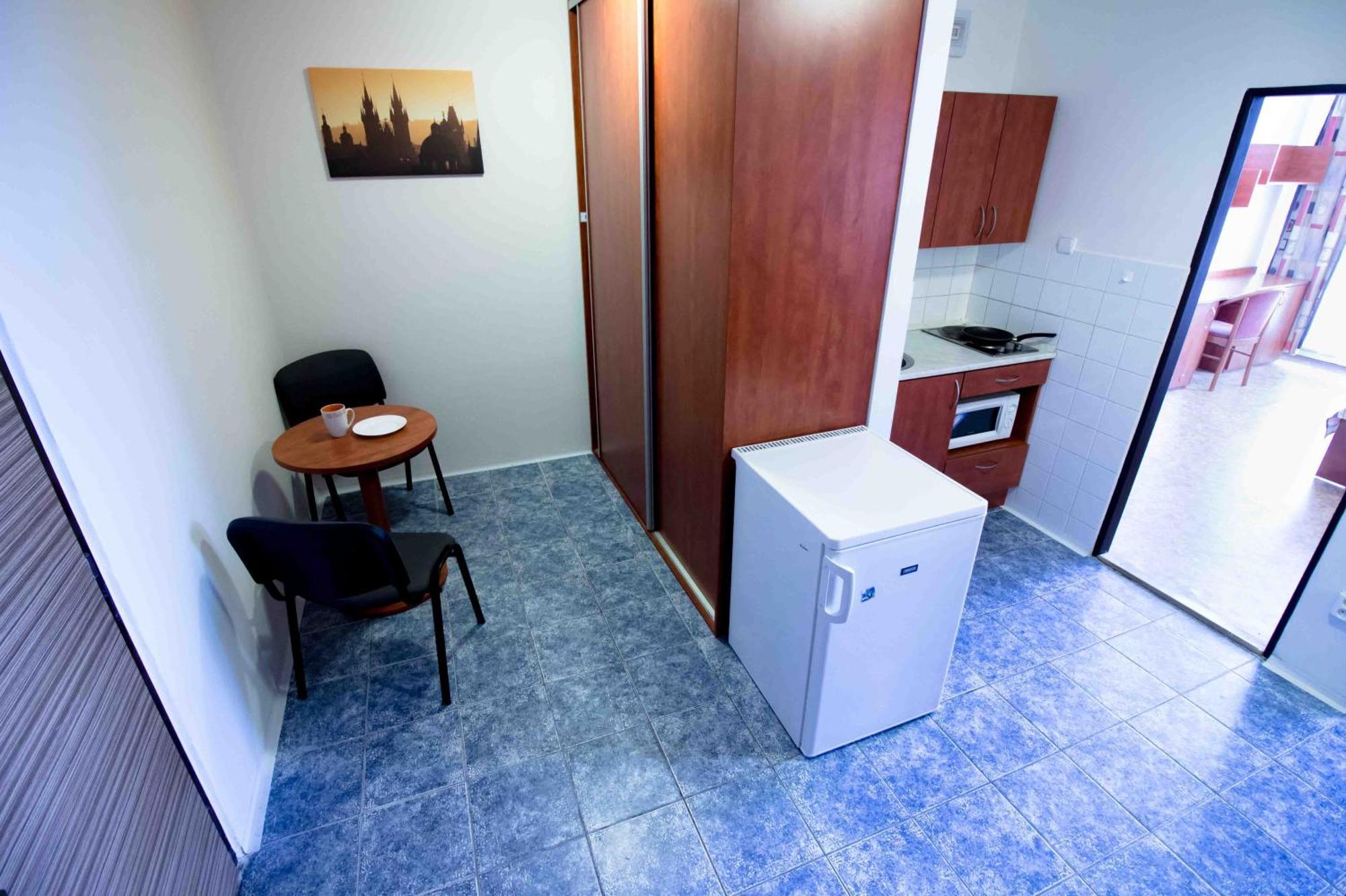 Hostel Jarov III. F Praag Buitenkant foto