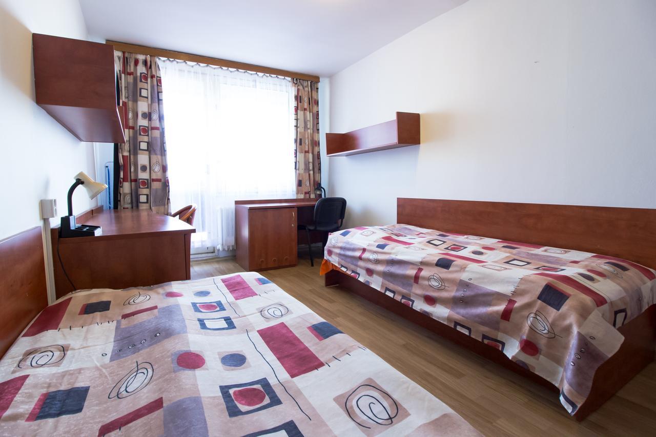 Hostel Jarov III. F Praag Buitenkant foto