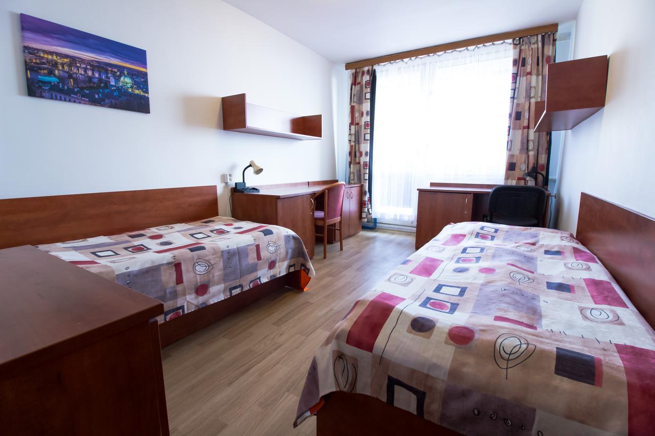 Hostel Jarov III. F Praag Buitenkant foto