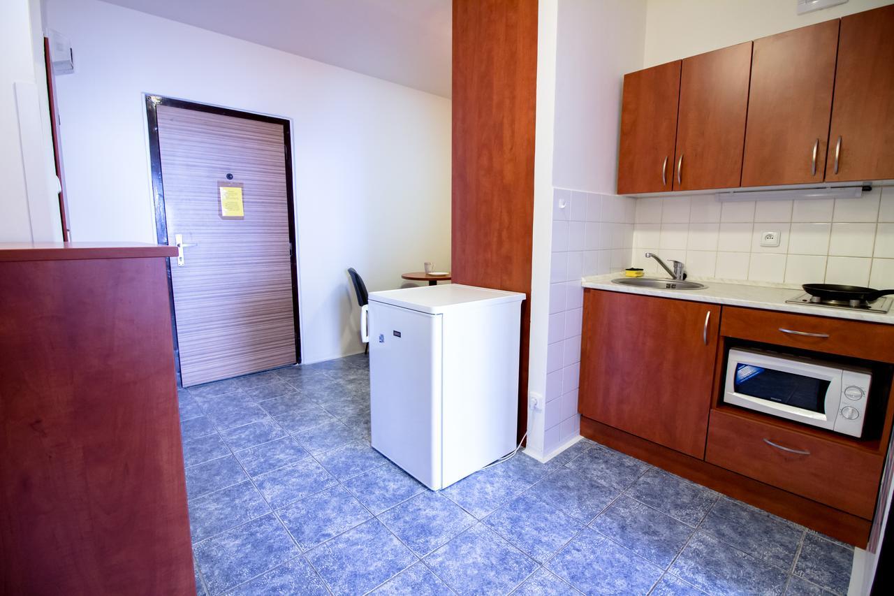 Hostel Jarov III. F Praag Buitenkant foto